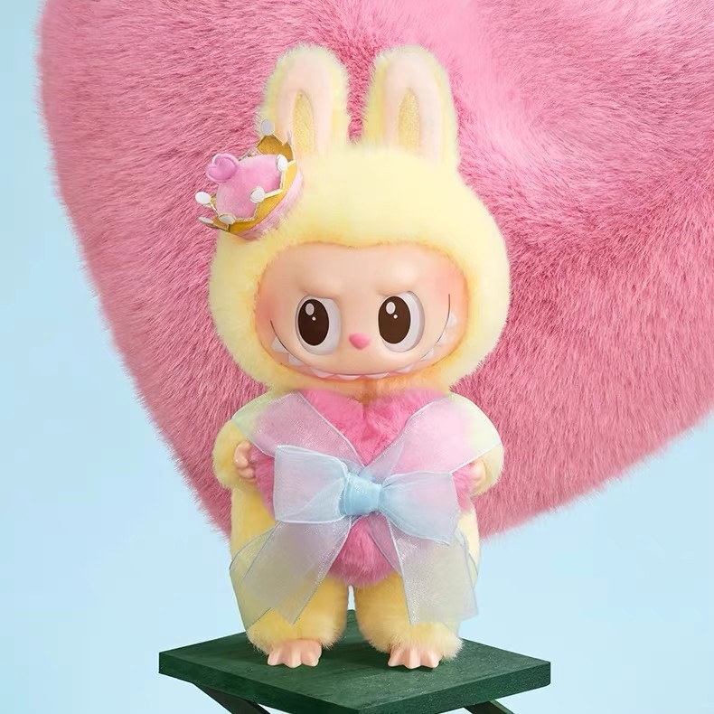 LABUBU Chess Adventures Queen Vinyl Plush Figure — product image 2 of 4