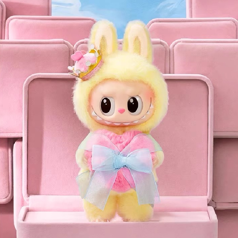 LABUBU Chess Adventures Queen Vinyl Plush Figure — product image 3 of 4