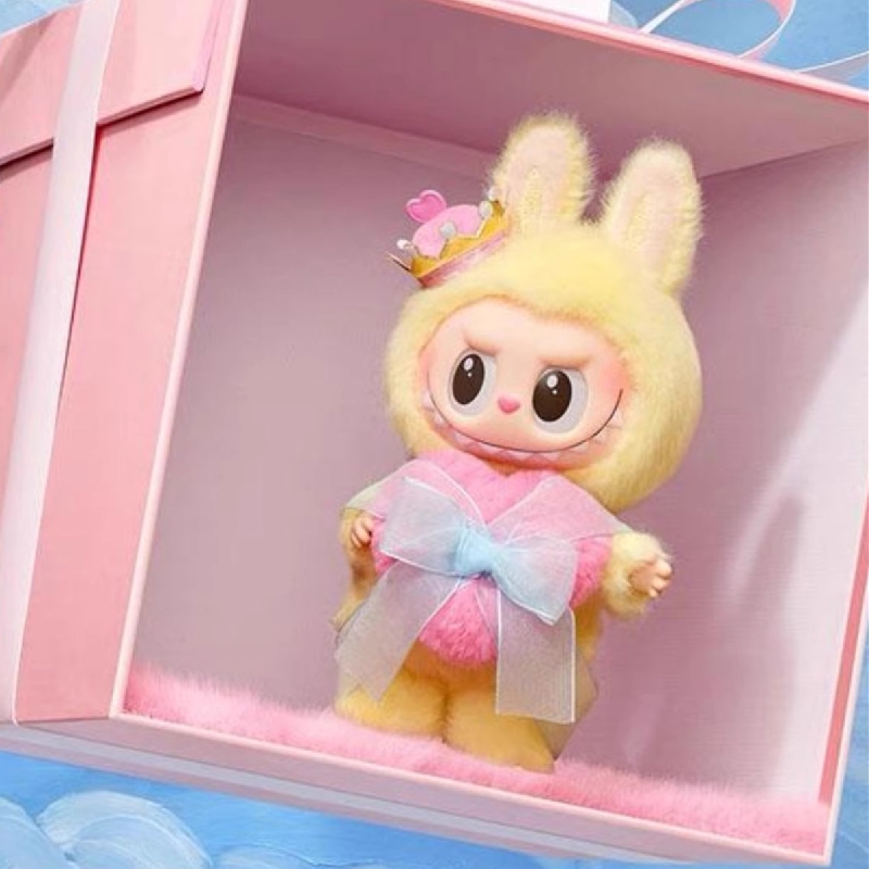 LABUBU Chess Adventures Queen Vinyl Plush Figure — product image 4 of 4